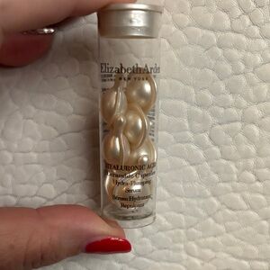 Elizabeth Arden Hydra-Plumping Serum Capsules